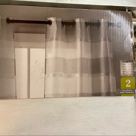 ✨NWT Maison Home Metallic Accent Window Panels - Picture 4 of 6